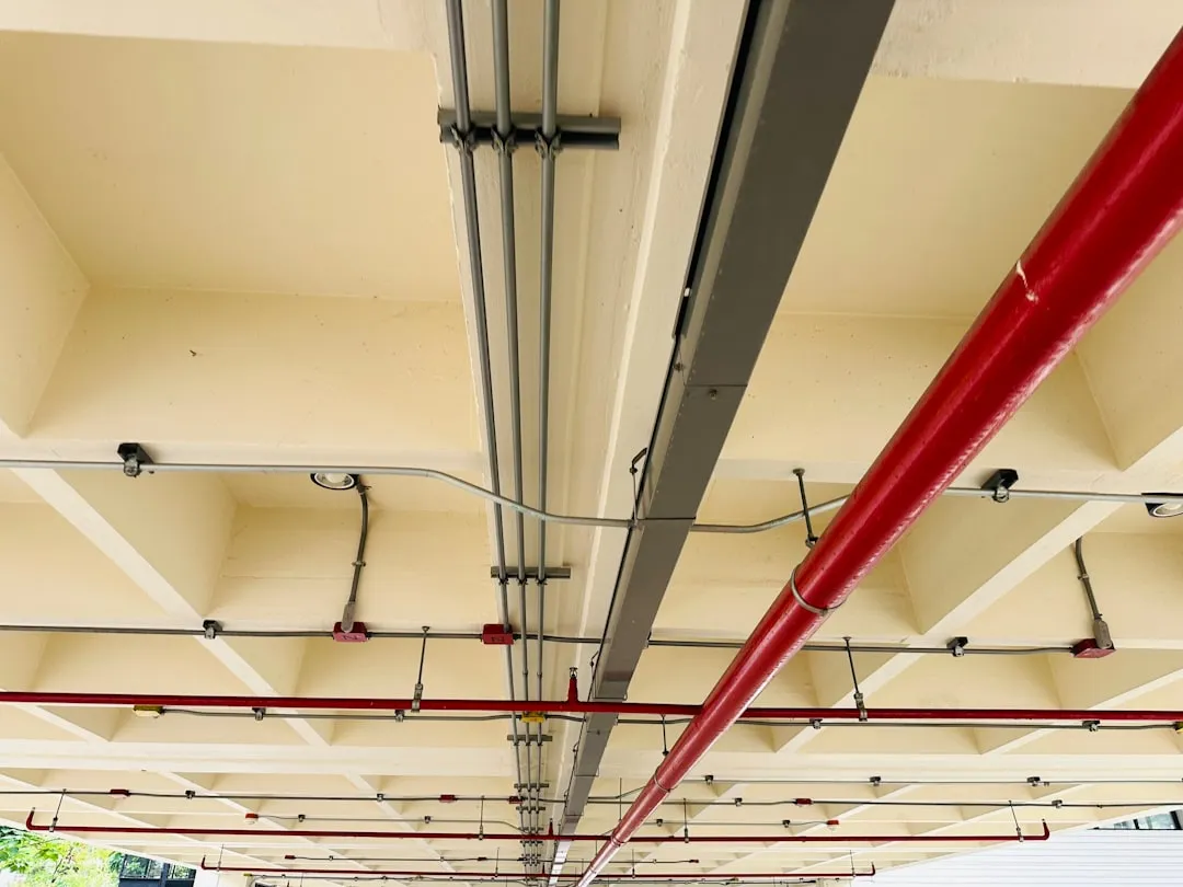 建筑装修装饰工程中机电安装与消防系统的协同施工要点解析正文配图 2